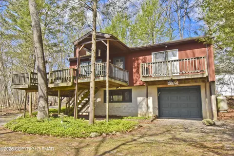 3430 Canterbury Cir, East Stroudsburg, PA 18302
