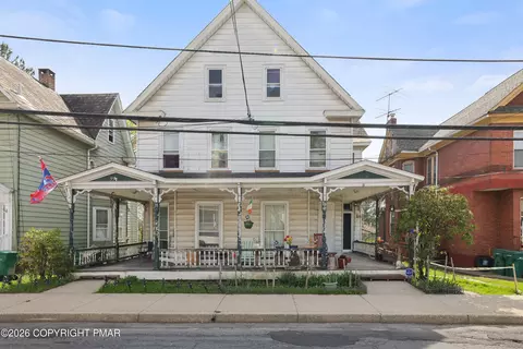 39 Lackawanna Ave, East Stroudsburg, PA 18301