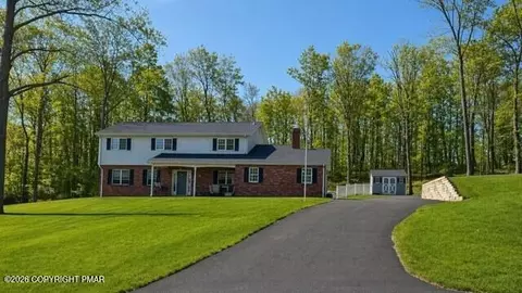 7187 Hickory Ln, Stroudsburg, PA 18360