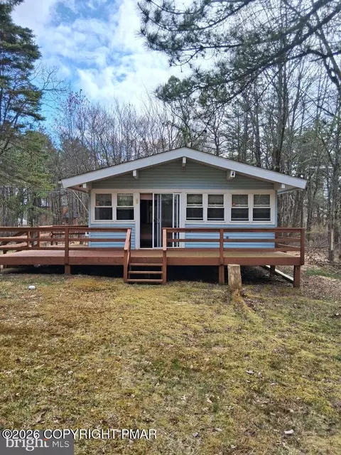 111 Sage Rd, Long Pond, PA 18334