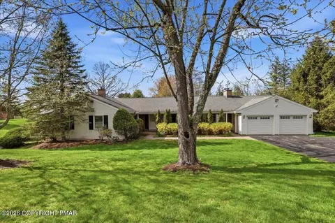 120 Jermyn Dr, South Abington, PA 18411