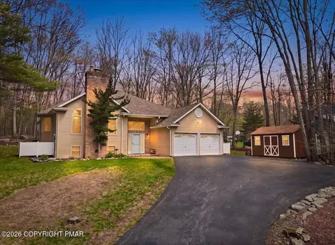 324 Eastshore Dr, East Stroudsburg, PA 18301