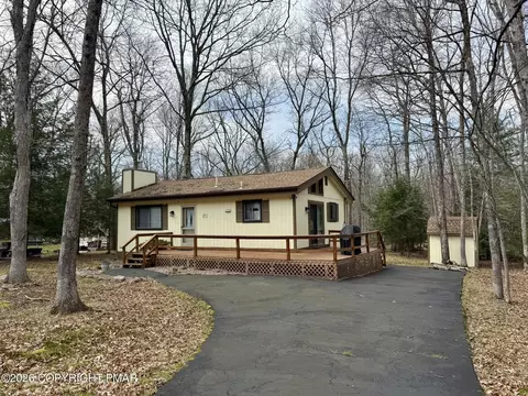 139 Towamensing Trl, Albrightsville, PA 18210