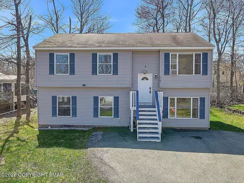 9407 Juniper Dr, Coolbaugh Township, PA 18466
