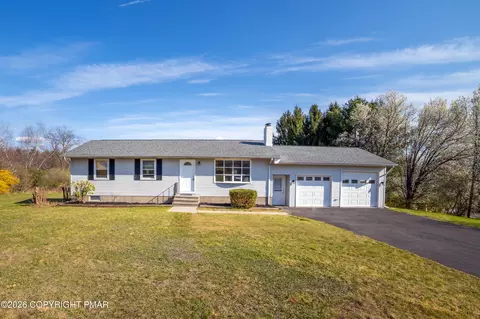 1552 Mohawk Ave, Effort, PA 18330