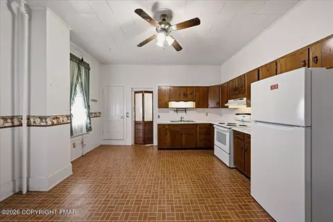 300 E 4th St, Berwick, PA 18603 photo 8