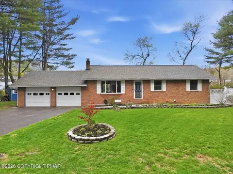 105 Jodi Dr, Stroudsburg, PA 18360