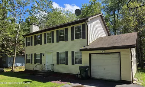 7405 Ventnor Dr, Tobyhanna, PA 18466