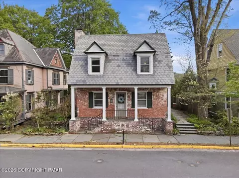 533 Thomas St, Stroudsburg, PA 18360