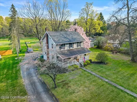 254 Lower Swiftwater Rd, Cresco, PA 18326