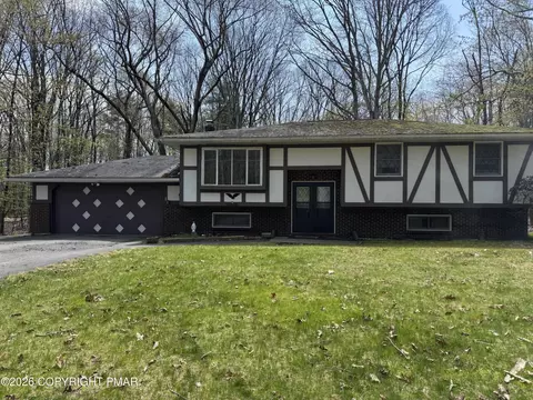 134 Jackson Dr, East Stroudsburg, PA 18302