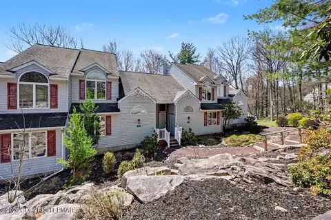 5 Beachwood Ct, Lake Harmony, PA 18624