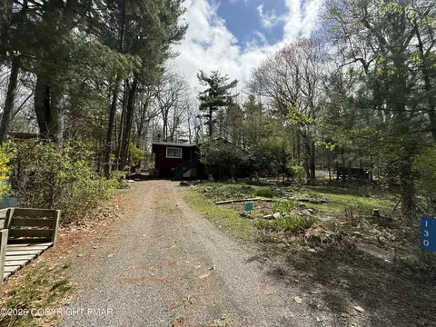 130 E Lakeview Dr, Dingmans Ferry, PA 18328