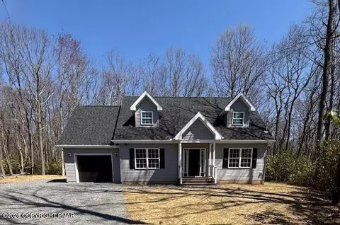 330 Coach Dr, Tobyhanna, PA 18466