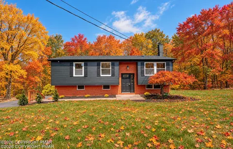 60 Woodside Dr, Freeland, PA 18224