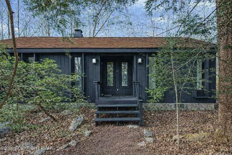 1413 Pine Cone Rd, Pocono Pines, PA 18350