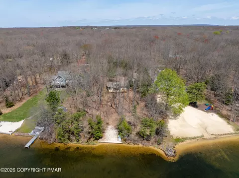 355 Bear Creek Lake Dr, Jim Thorpe, PA 18229