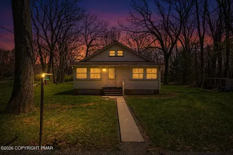 4121 Norton Pryor Rd, Pocono Summit, PA 18346