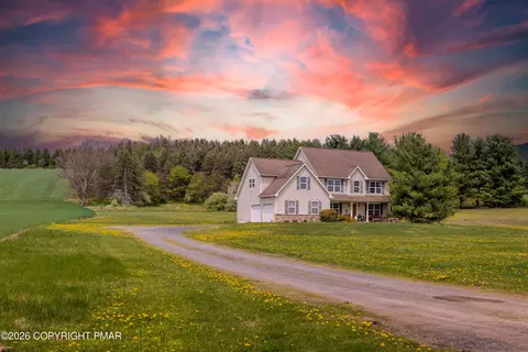 707 Gilbert Rd, Gilbert, PA 18331