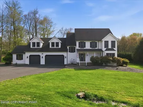 5556 Bridle Rd, Stroudsburg, PA 18360