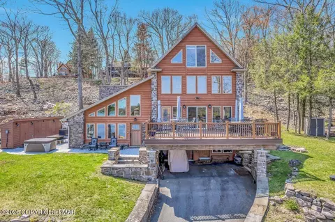 71 Lake Dr, Lake Harmony, PA 18624