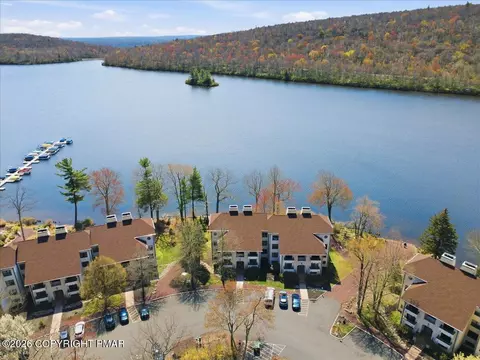 45 Midlake Dr, Lake Harmony, PA 18624