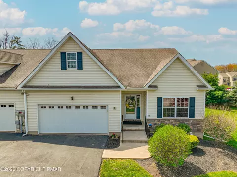 28 Palmer Ct, Drums, PA 18222