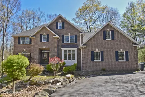 1246 Woodstock Dr, Saylorsburg, PA 18353