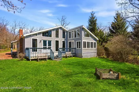 295 Bear Creek Lake Dr, Jim Thorpe, PA 18229