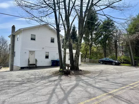 33 Reeder St, Mount Pocono, PA 18344