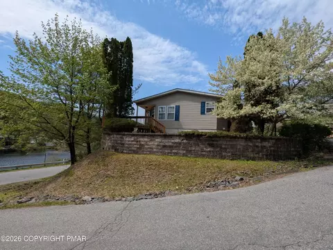 2303 Bass Ln, Saylorsburg, PA 18353