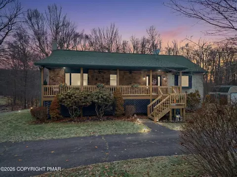 134 Split Rock Rd, Newfoundland, PA 18445