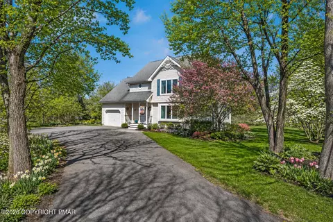 1244 Quiet Hills Ln, Effort, PA 18330