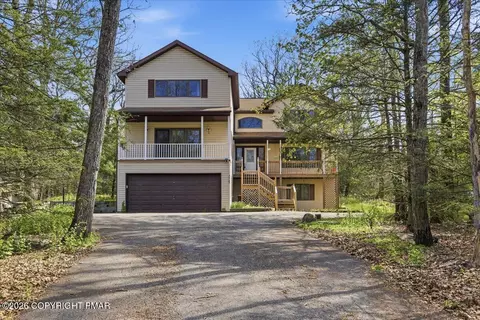 3227 Mountain View Dr, Tannersville, PA 18372