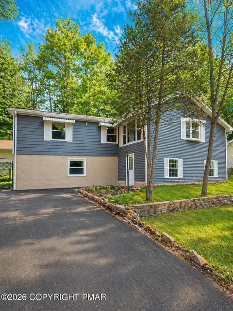 2231 Clearview Dr, East Stroudsburg, PA 18302