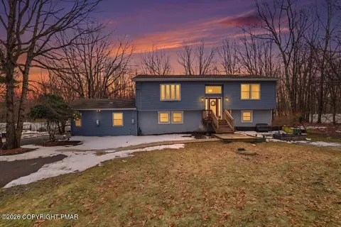 2563 Olympia Ln, Blakeslee, PA 18610