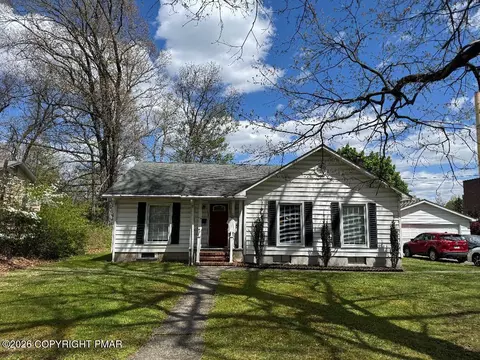 122 Ransberry Ave, East Stroudsburg, PA 18301