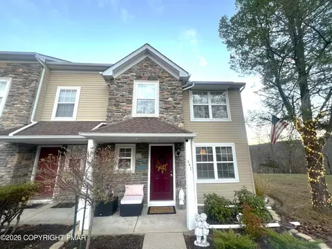 54 Lower Ridge View Cir, East Stroudsburg, PA 18302