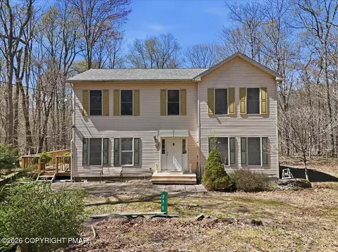270 Packanack Dr, Gouldsboro, PA 18424