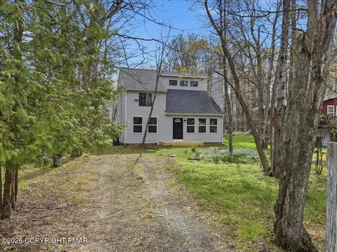 4554 Briarcliff Ter, Tobyhanna, PA 18466
