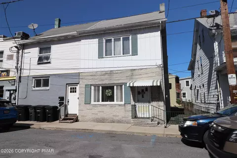 17 Center St, Lansford, PA 18232