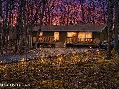 132 Circle Dr, Albrightsville, PA 18210