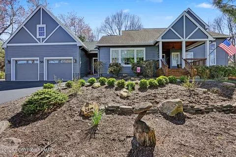 105 Pine Needle Ln, Pocono Pines, PA 18350