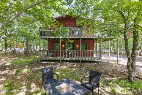 78 Keats Ln, Albrightsville, PA 18210