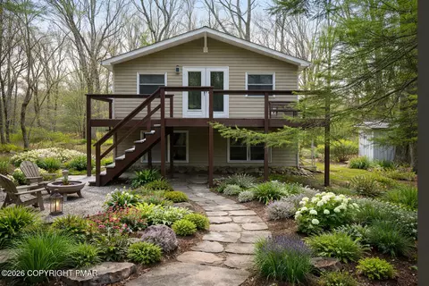 195 Conashaugh Trl, Milford, PA 18337
