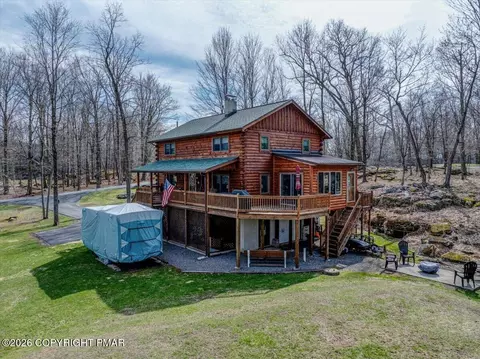 103 Summit Dr, Greentown, PA 18426