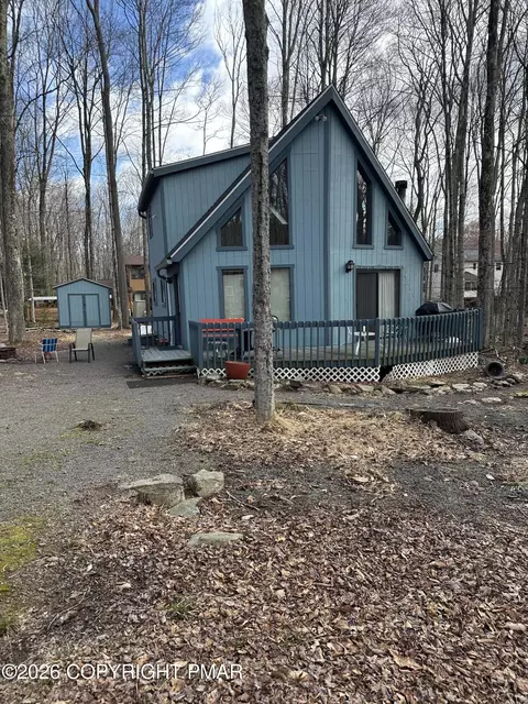 1113 Wiconisco Dr, Pocono Lake, PA 18347