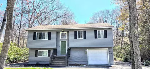 316 Coach Rd, Tobyhanna, PA 18466