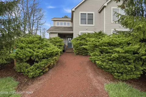 187 Hawthorne Ct, Tannersville, PA 18372