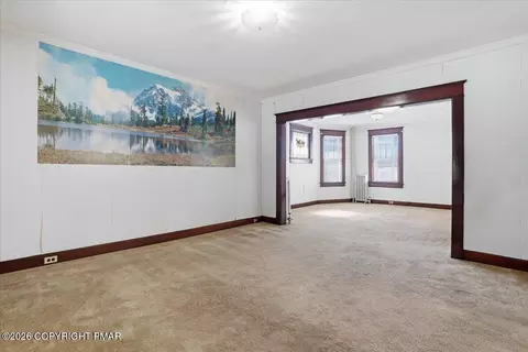 Living - 539 Harrison Ave, Scranton, PA 18510 photo 3 of 16
